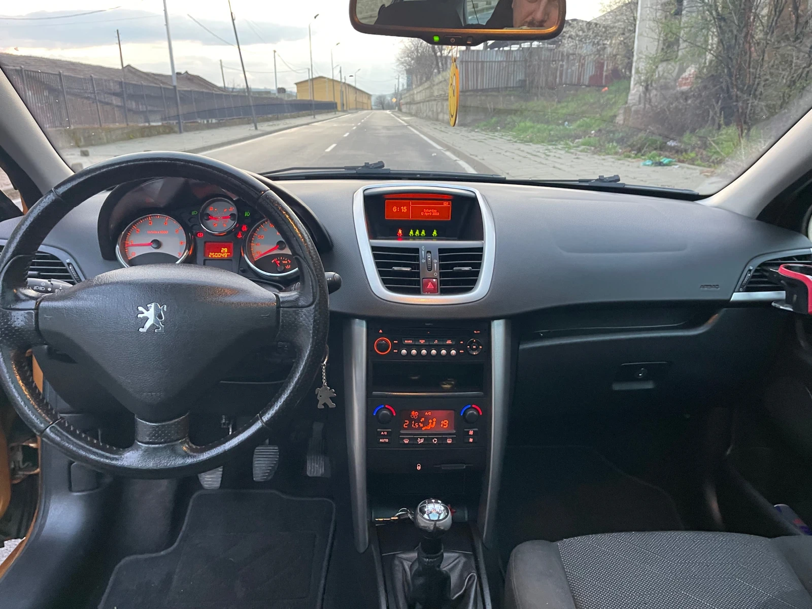 Peugeot 207, снимка 9 - Автомобили и джипове - 54424973