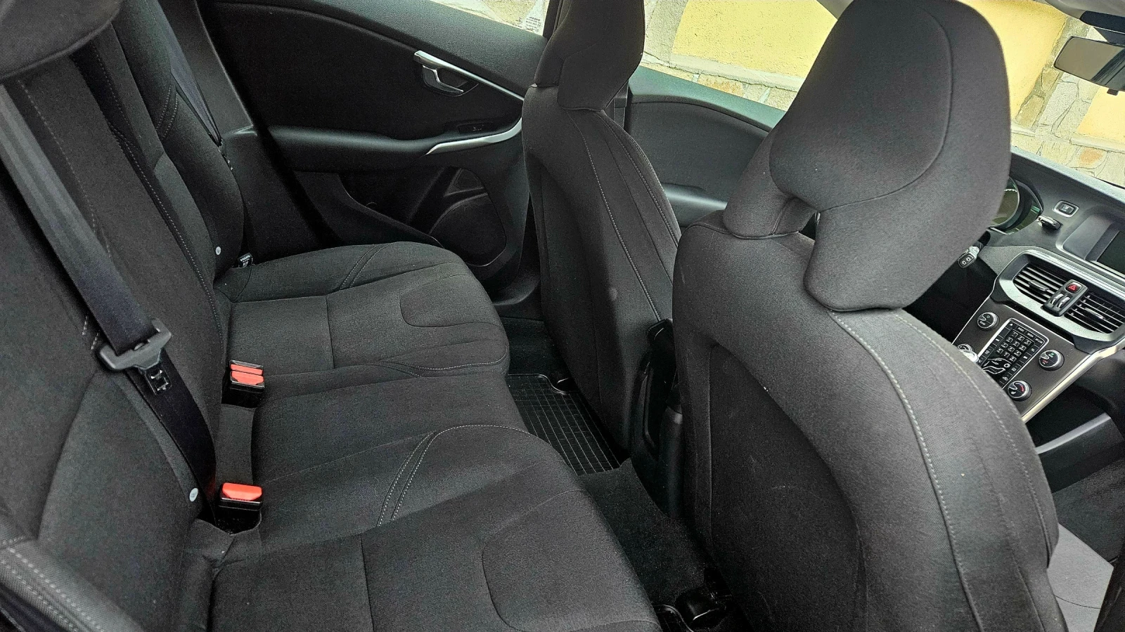 Volvo V40 Cross Country 1.5, снимка 11 - Автомобили и джипове - 54493941