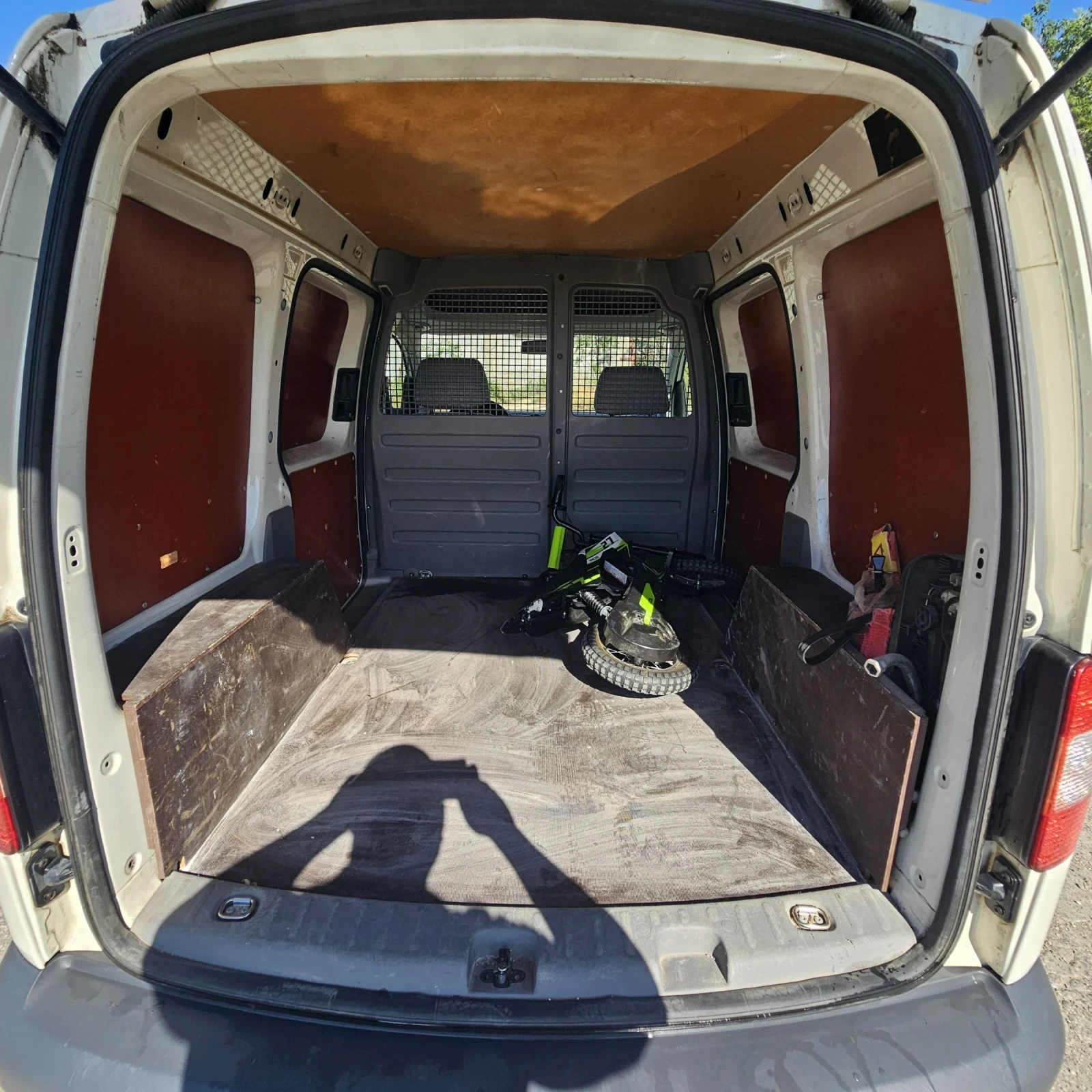 VW Caddy 1.6tdi. 105к.с., снимка 13 - Автомобили и джипове - 54721102