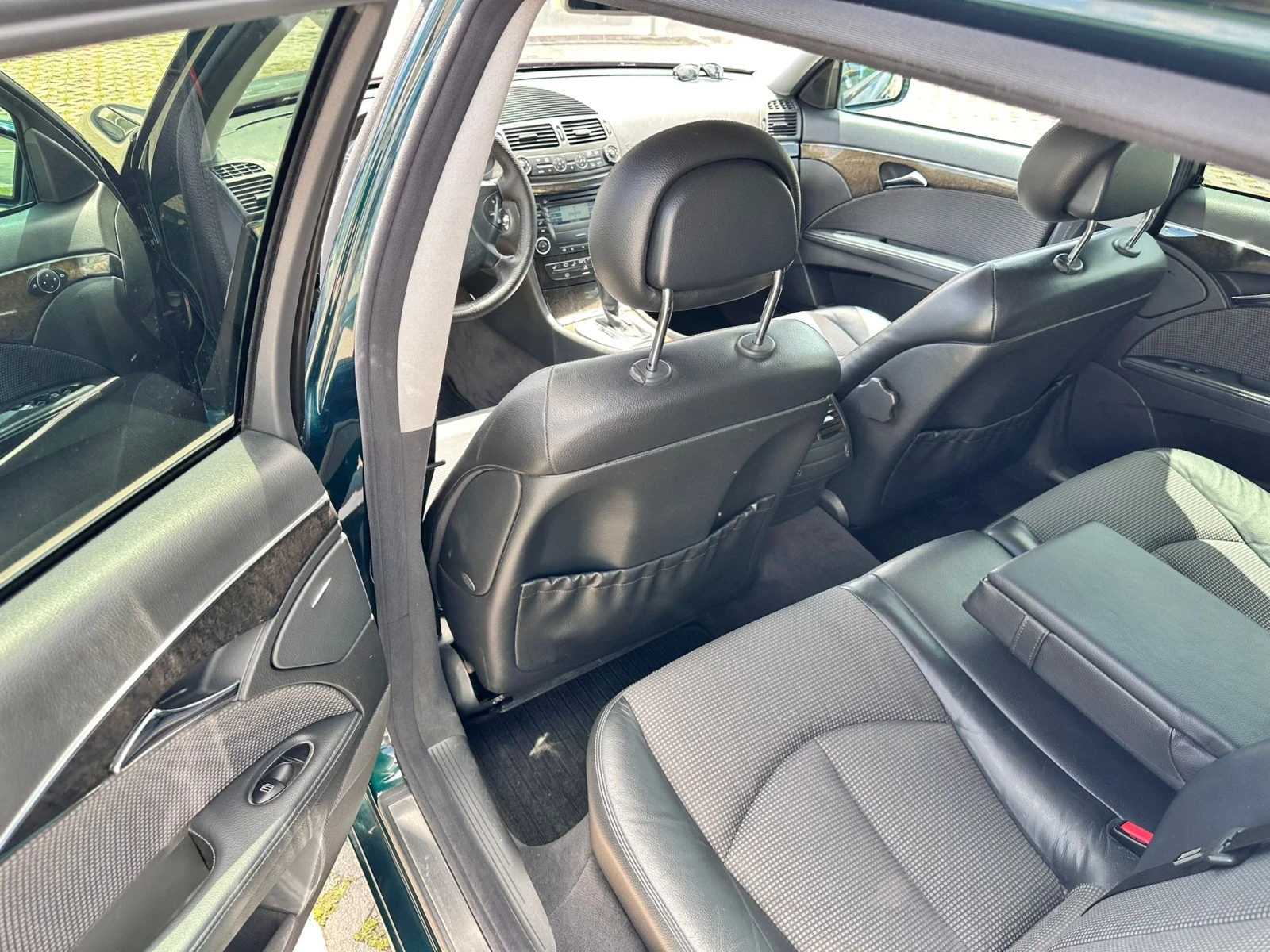 Mercedes-Benz E 220, снимка 6 - Автомобили и джипове - 55164108
