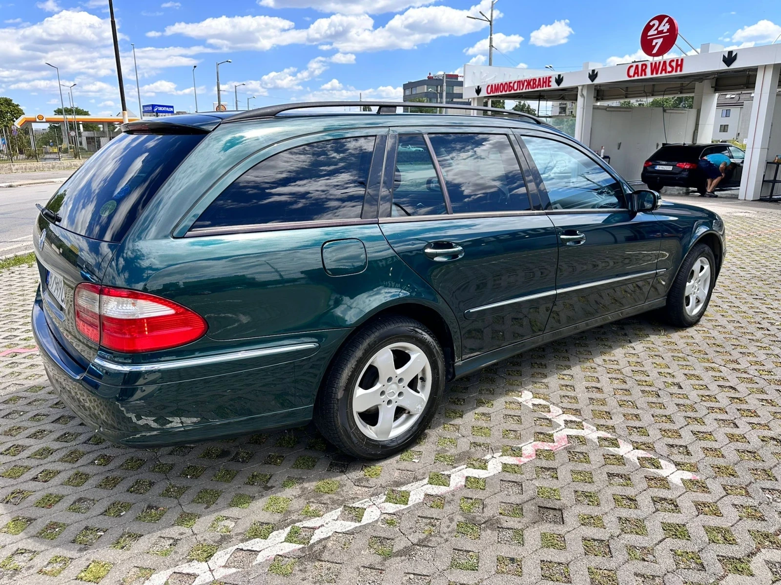Mercedes-Benz E 220, снимка 2 - Автомобили и джипове - 55164108