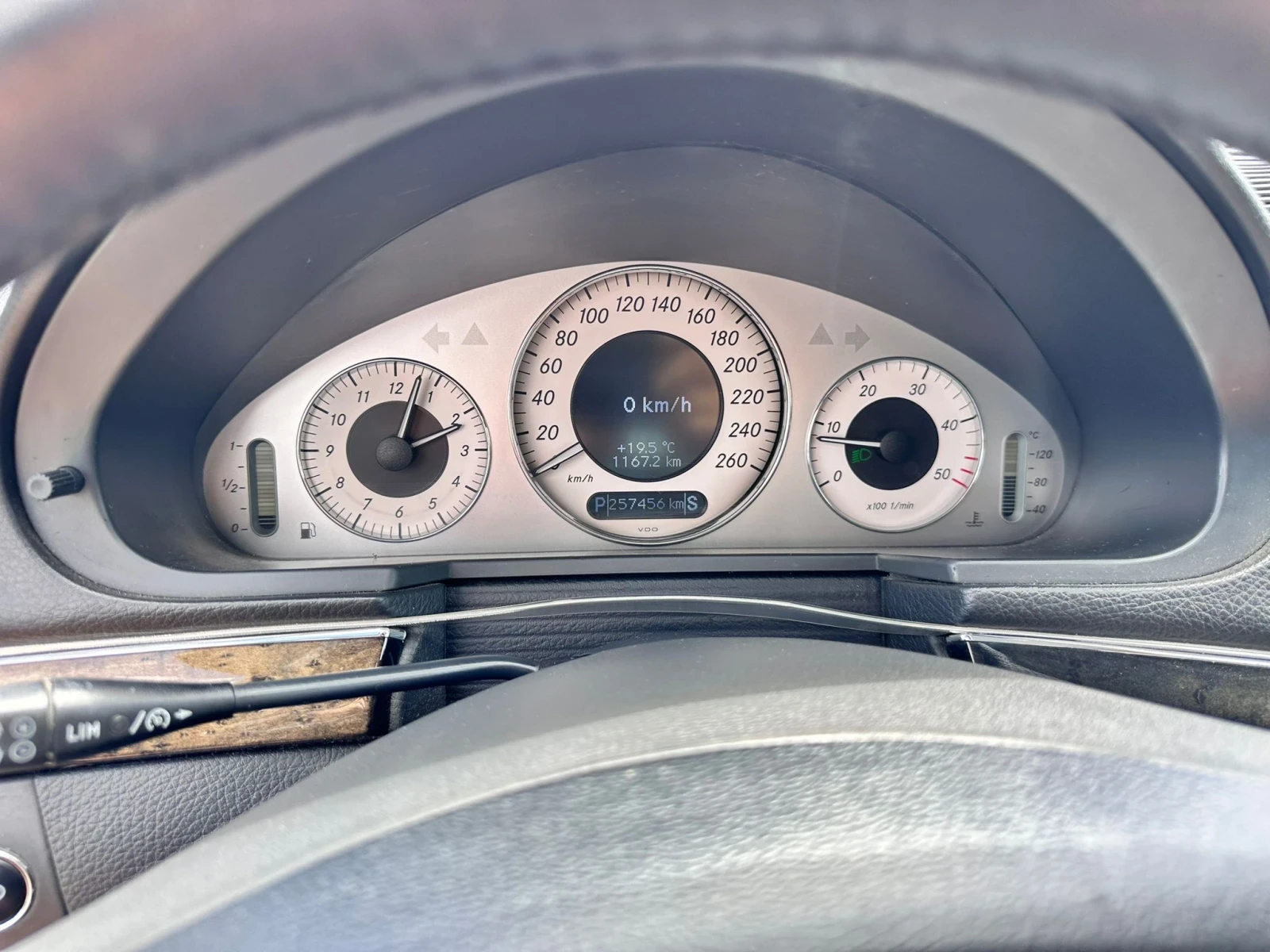 Mercedes-Benz E 220, снимка 7 - Автомобили и джипове - 55164108