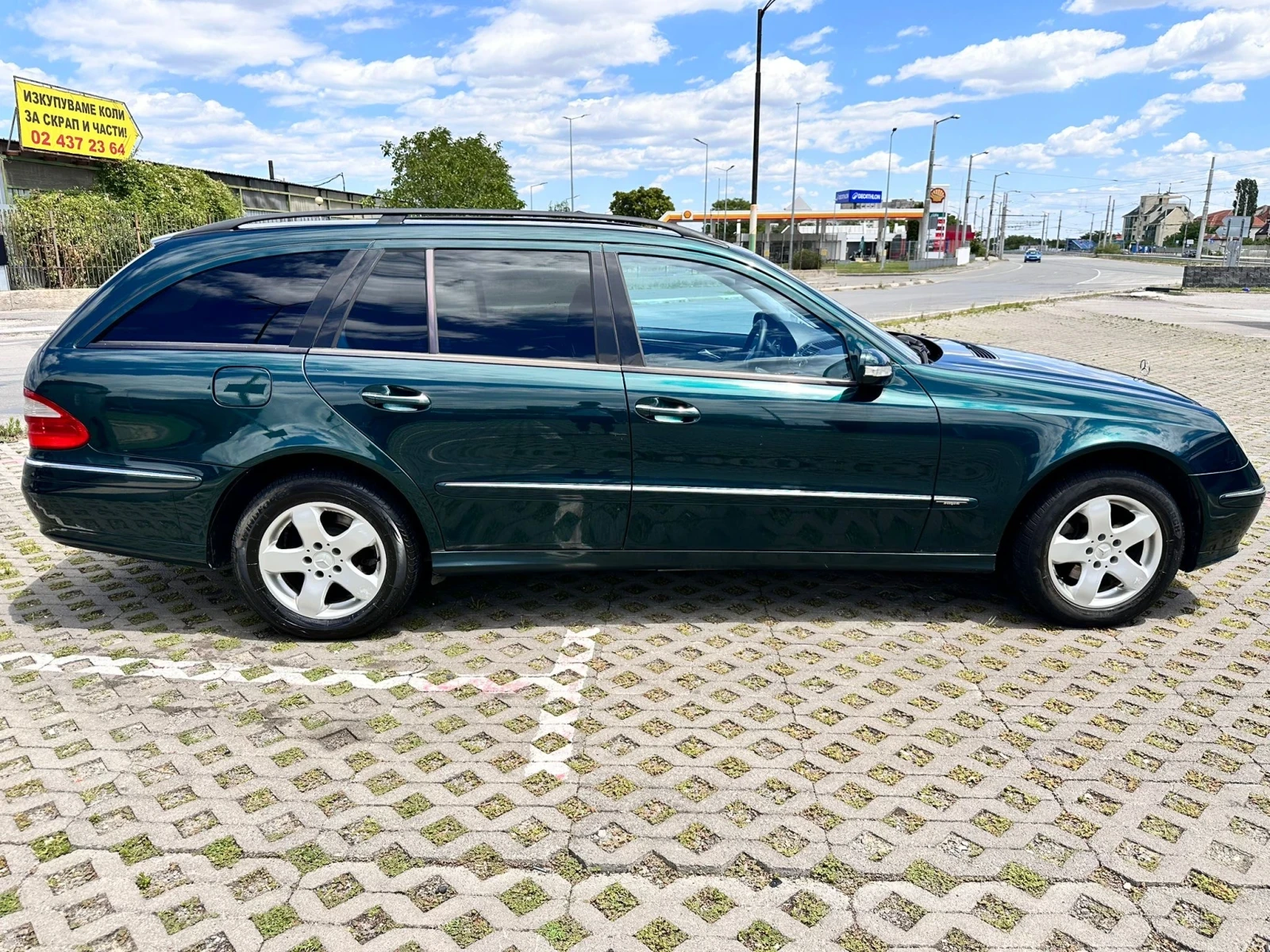 Mercedes-Benz E 220, снимка 3 - Автомобили и джипове - 55164108
