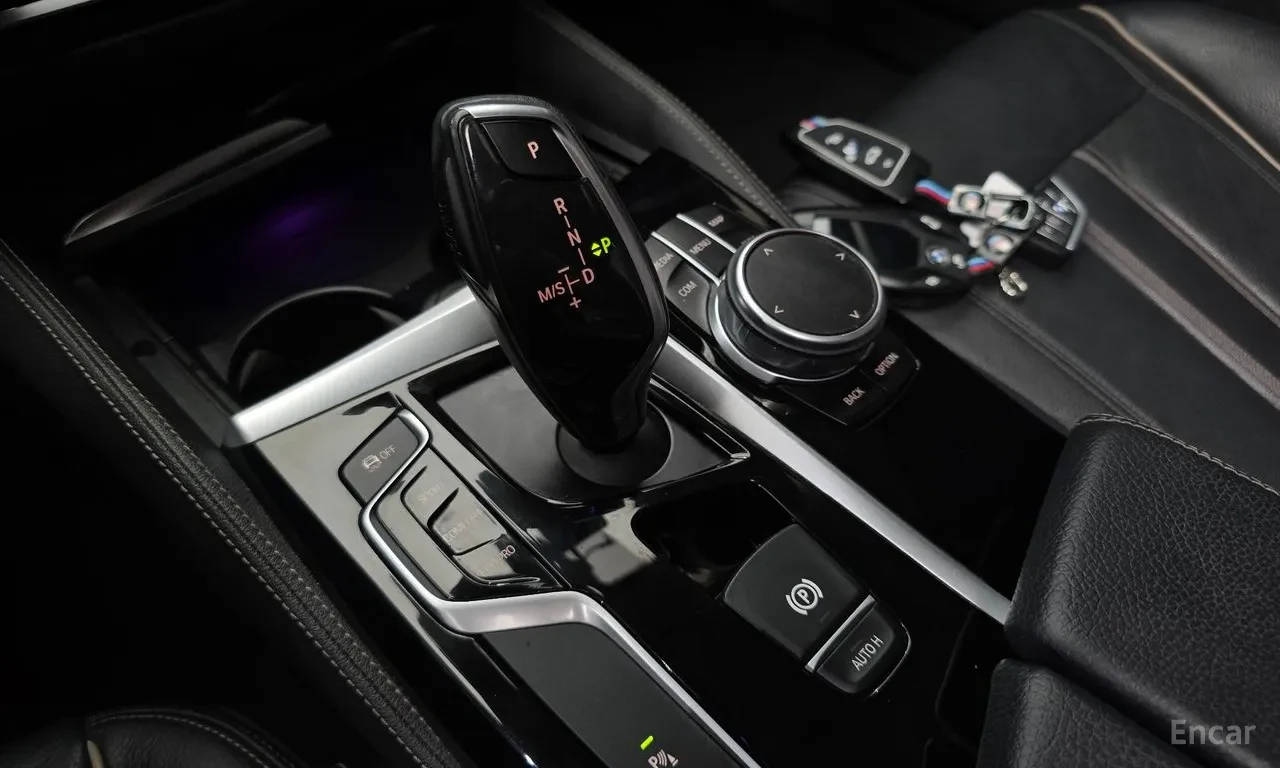 BMW 520 Luxury пакет | Кожен салон | LED светлини | , снимка 10 - Автомобили и джипове - 55202154