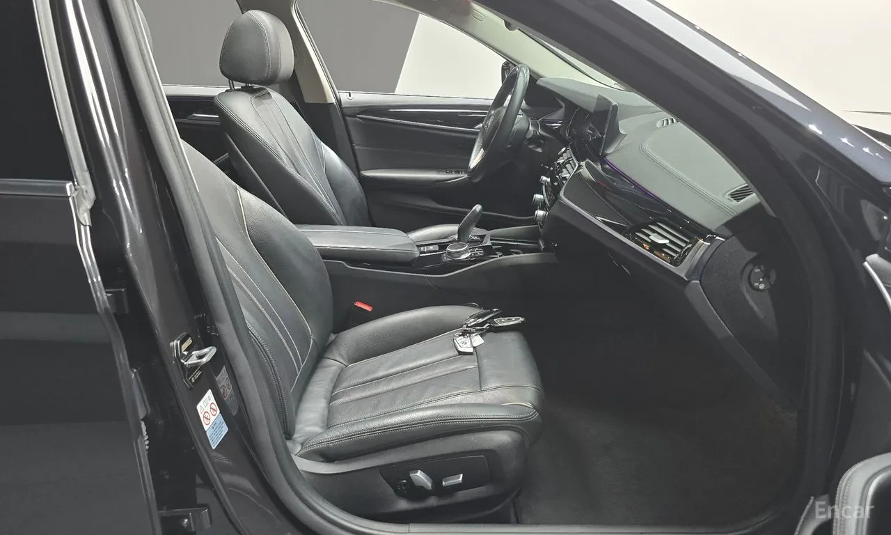 BMW 520 Luxury пакет | Кожен салон | LED светлини | , снимка 17 - Автомобили и джипове - 55202154