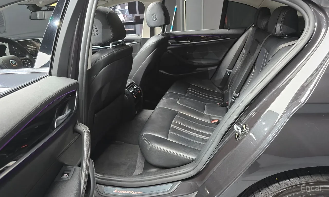 BMW 520 Luxury пакет | Кожен салон | LED светлини | , снимка 12 - Автомобили и джипове - 55202154
