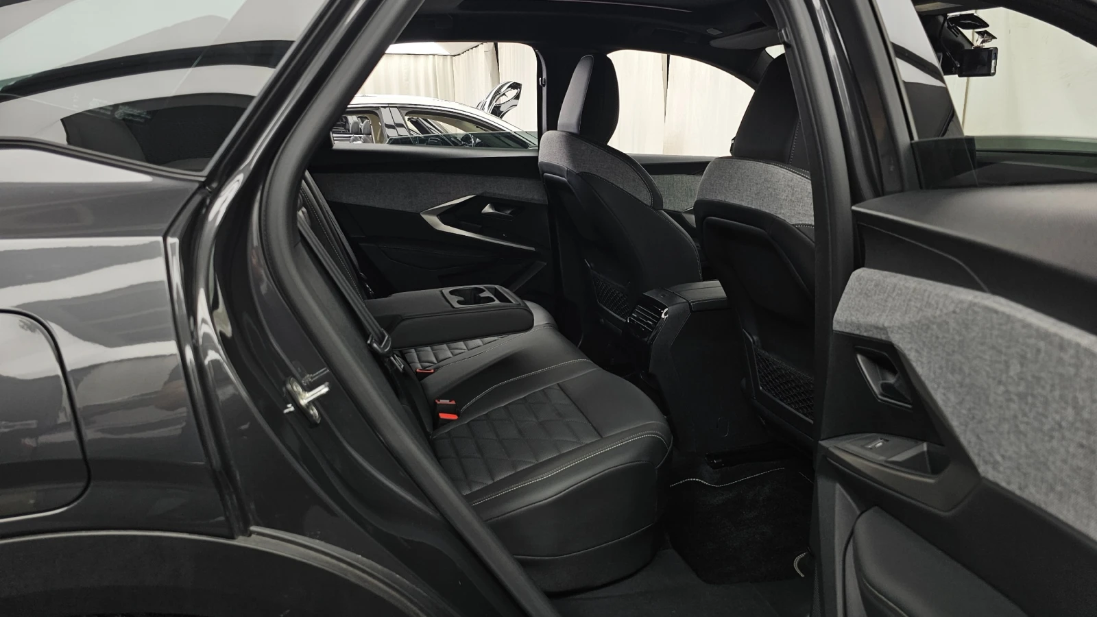 Peugeot 3008 GT * ДИСТРОНИК* 360 КАМЕРА* ОБДУХВАНЕ* ПАНОРАМА* , снимка 14 - Автомобили и джипове - 55222289