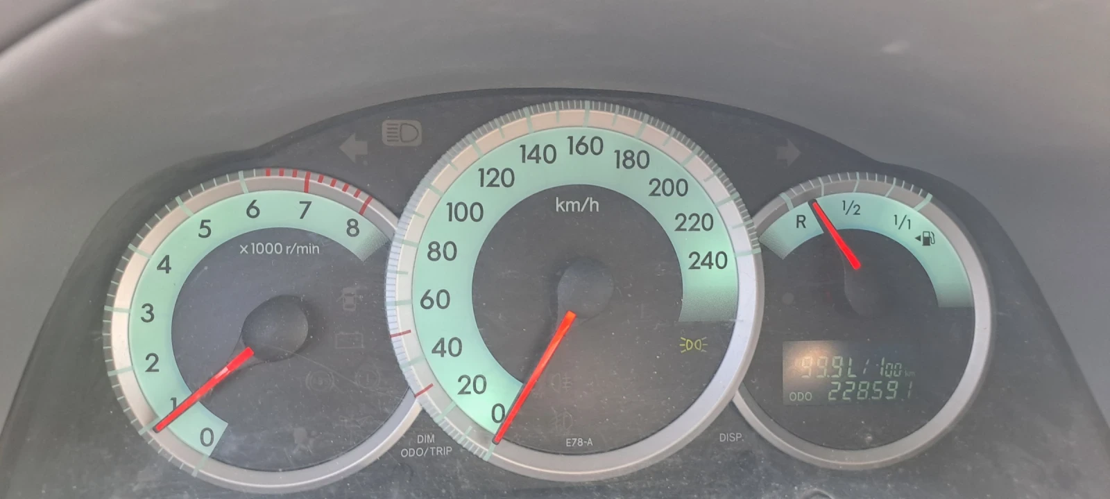 Toyota Corolla verso, снимка 7 - Автомобили и джипове - 55502439