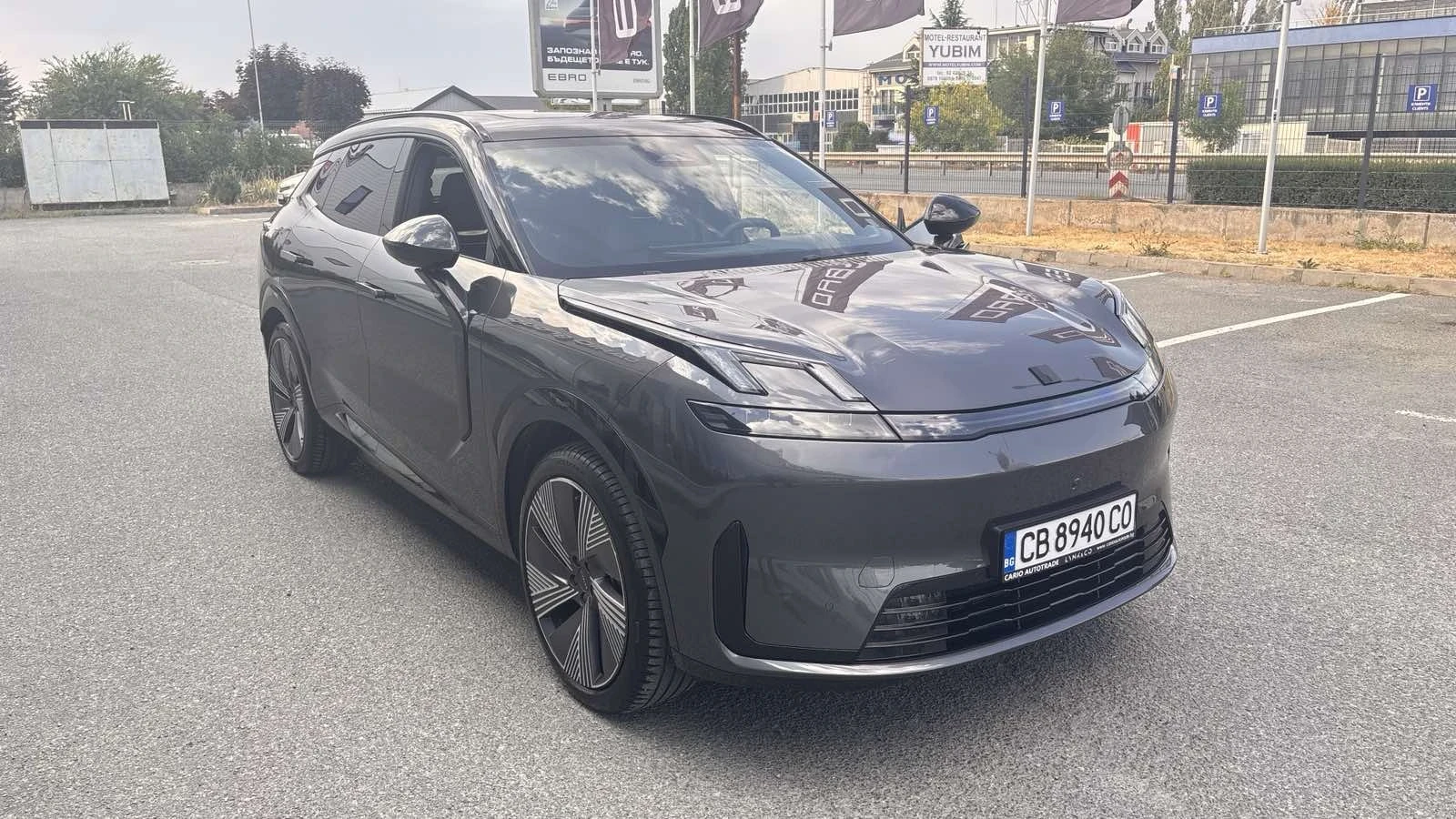 LynkCo 08 MORE Plug-In HYBRID