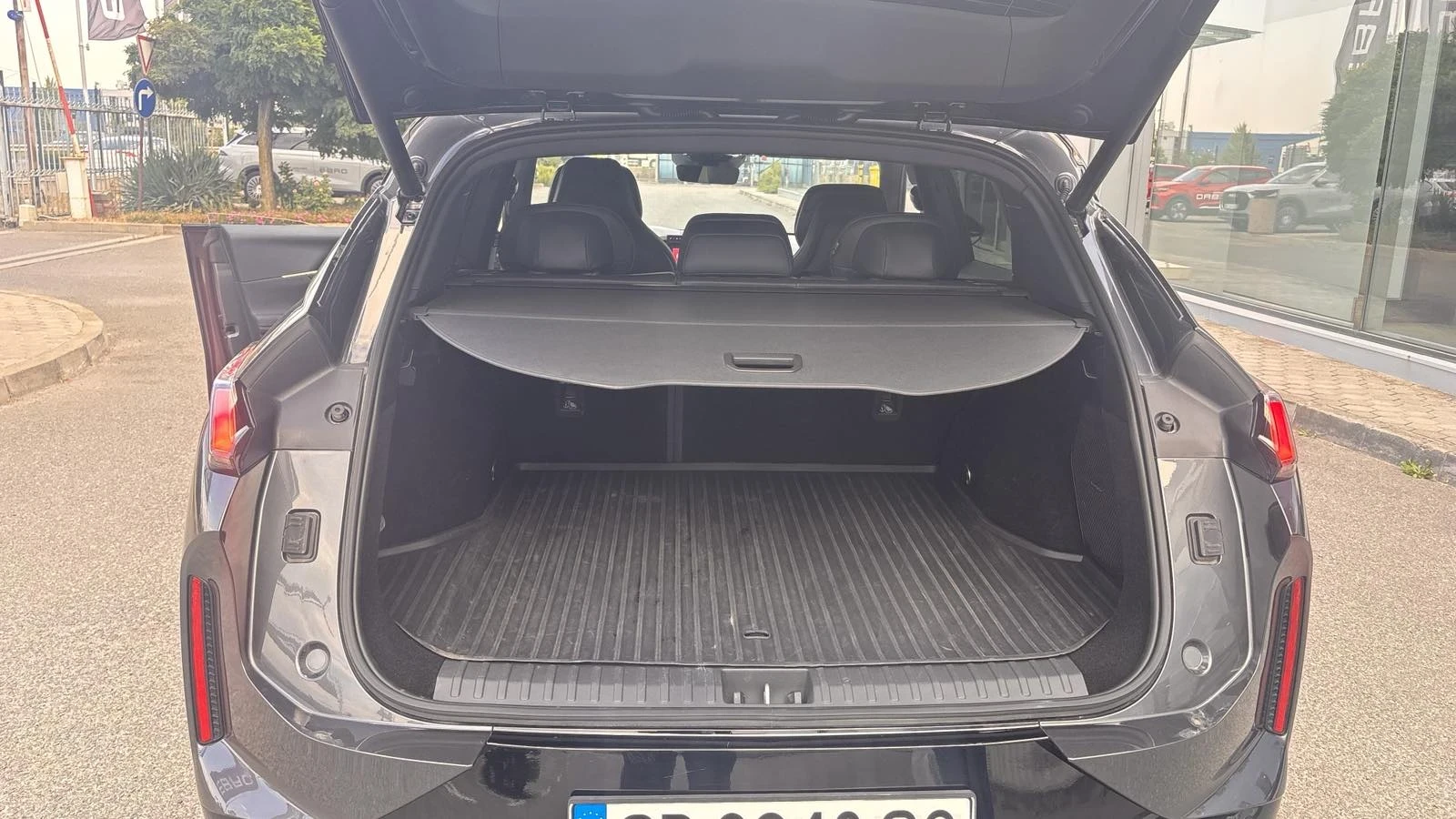 LynkCo 08 MORE Plug-In HYBRID, снимка 15 - Автомобили и джипове - 56623882