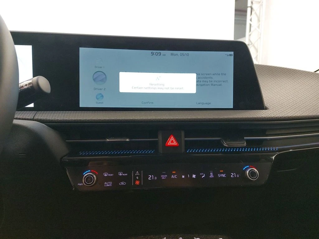 Kia EV6 4x4 Long Range 325PS, снимка 12 - Автомобили и джипове - 56738530