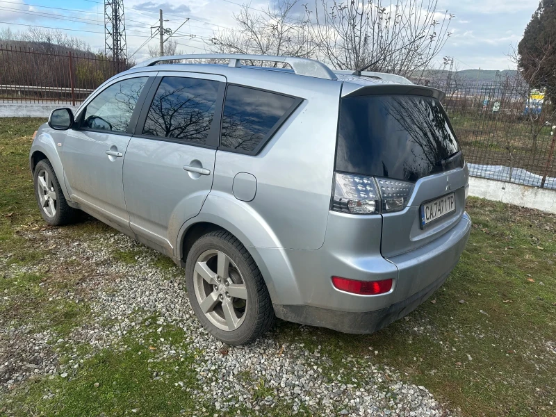 Mitsubishi Outlander 2.0TDI, снимка 2 - Автомобили и джипове - 48223492