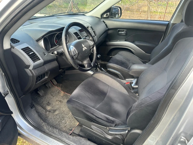 Mitsubishi Outlander 2.0TDI, снимка 5 - Автомобили и джипове - 48223492