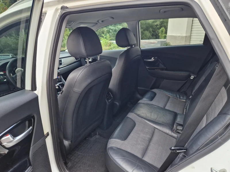 Kia Niro 1.6i HYBRID, снимка 7 - Автомобили и джипове - 51819917