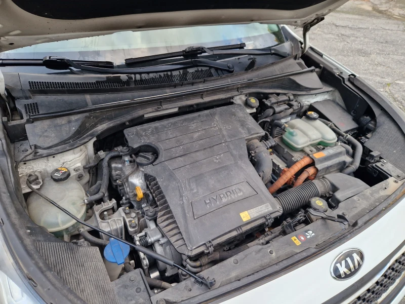 Kia Niro 1.6i HYBRID, снимка 14 - Автомобили и джипове - 51819917