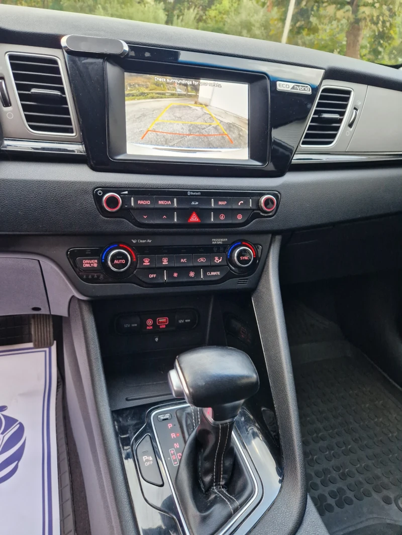 Kia Niro 1.6i HYBRID, снимка 13 - Автомобили и джипове - 51819917