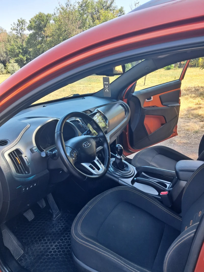 Kia Sportage 1.7 , снимка 8 - Автомобили и джипове - 51850418