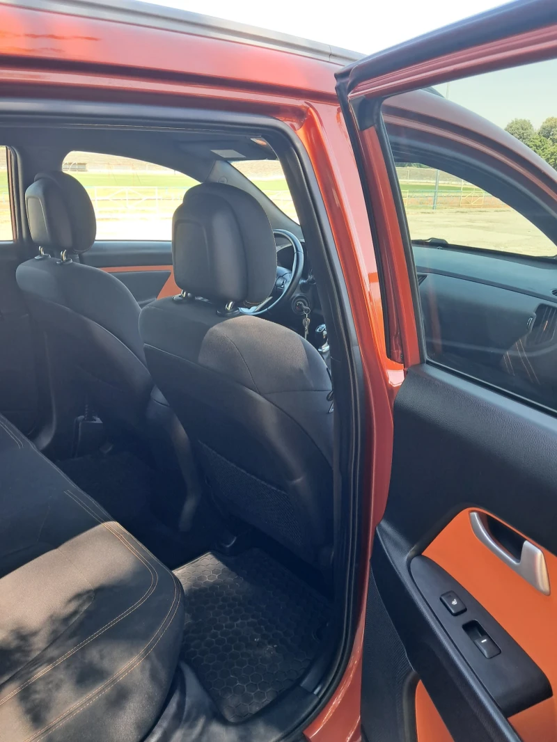 Kia Sportage 1.7 , снимка 11 - Автомобили и джипове - 51850418
