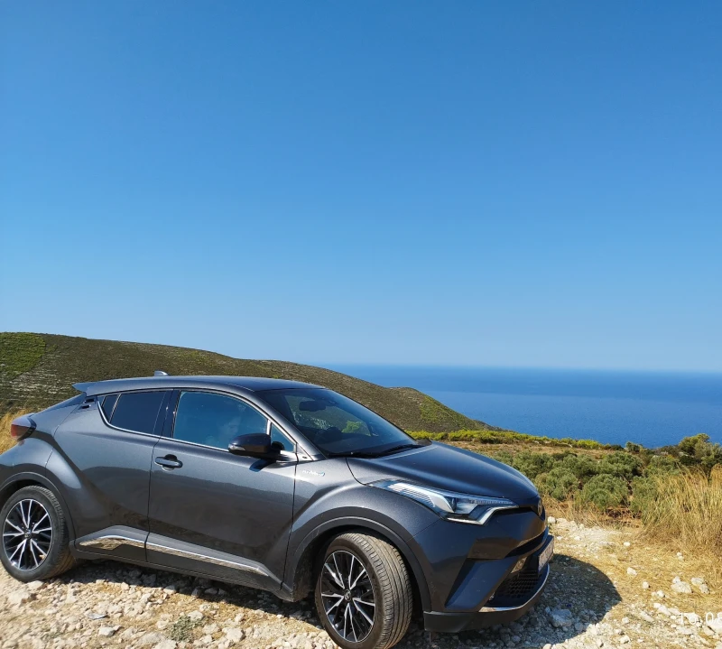 Toyota C-HR 1.8 АГУ, Андроид мултимедия. Всички екстри. Каско, снимка 5 - Автомобили и джипове - 52651213