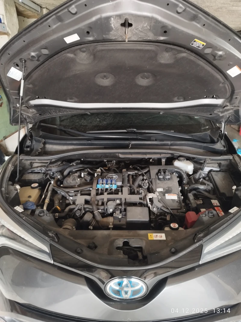 Toyota C-HR 1.8 АГУ, Андроид мултимедия. Всички екстри. Каско, снимка 13 - Автомобили и джипове - 52651213
