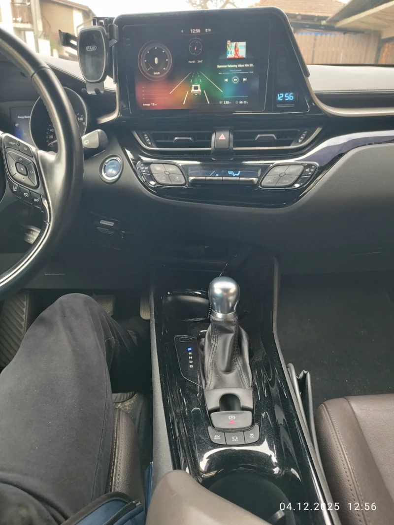 Toyota C-HR 1.8 АГУ, Андроид мултимедия. Всички екстри. Каско, снимка 9 - Автомобили и джипове - 52651213
