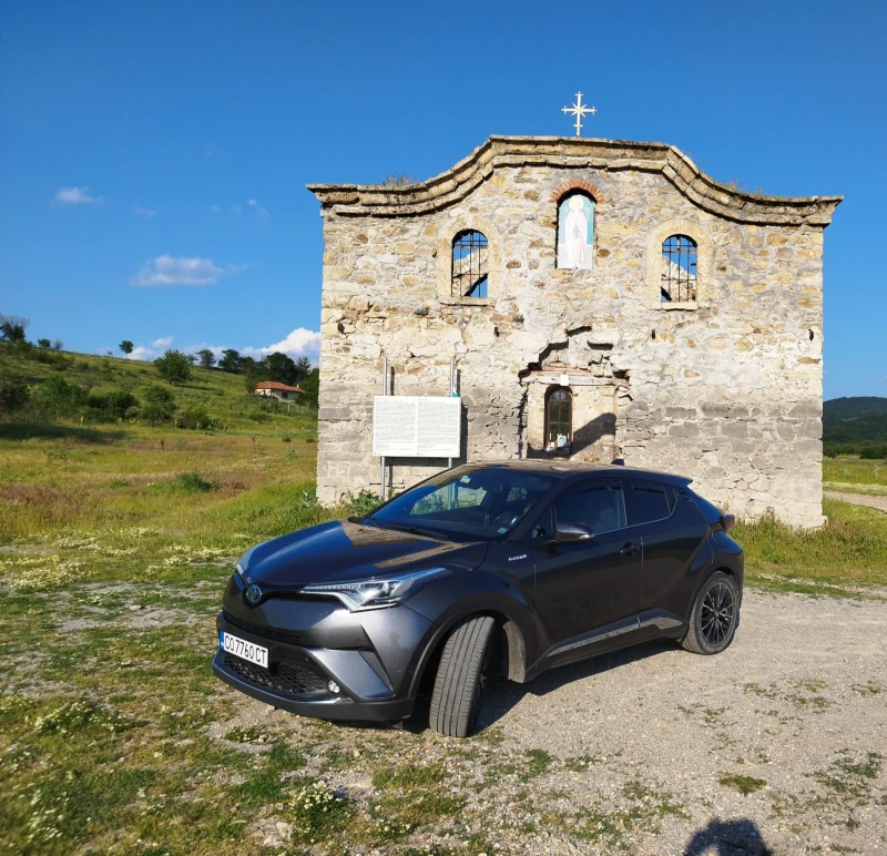 Toyota C-HR 1.8 АГУ, Андроид мултимедия. Всички екстри. Каско, снимка 6 - Автомобили и джипове - 52651213