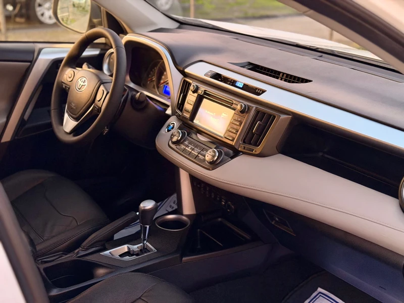 Toyota Rav4 2.0i Premium Edition Automatic Кожа Нави Като Нова, снимка 9 - Автомобили и джипове - 52713965