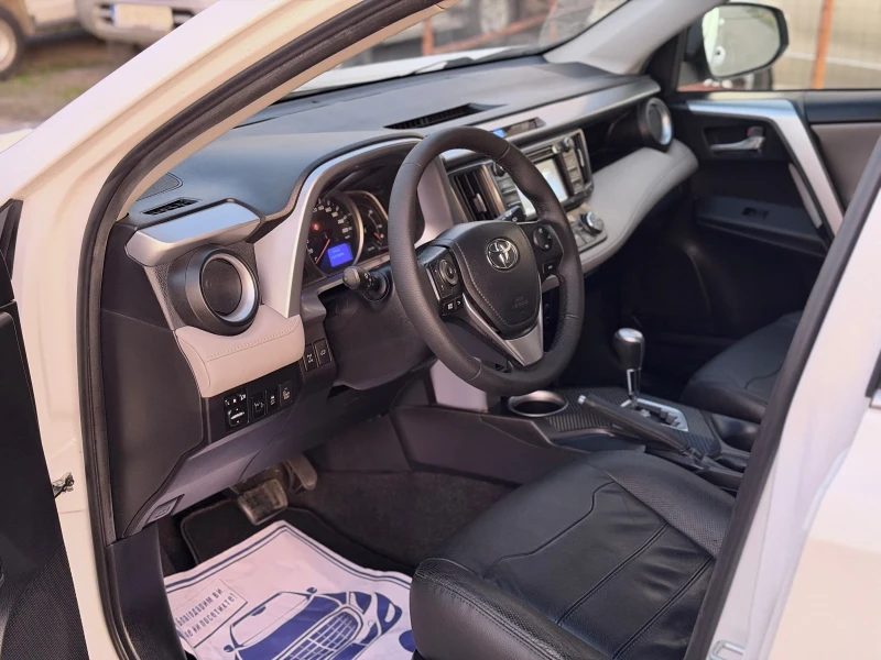 Toyota Rav4 2.0i Premium Edition Automatic Кожа Нави Като Нова, снимка 7 - Автомобили и джипове - 52713965