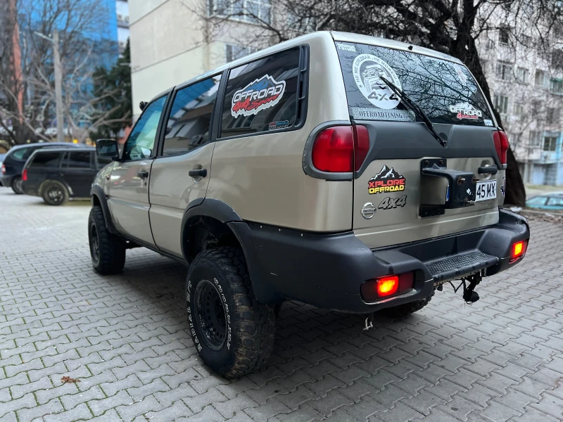 Nissan Terrano, снимка 7 - Автомобили и джипове - 52944697