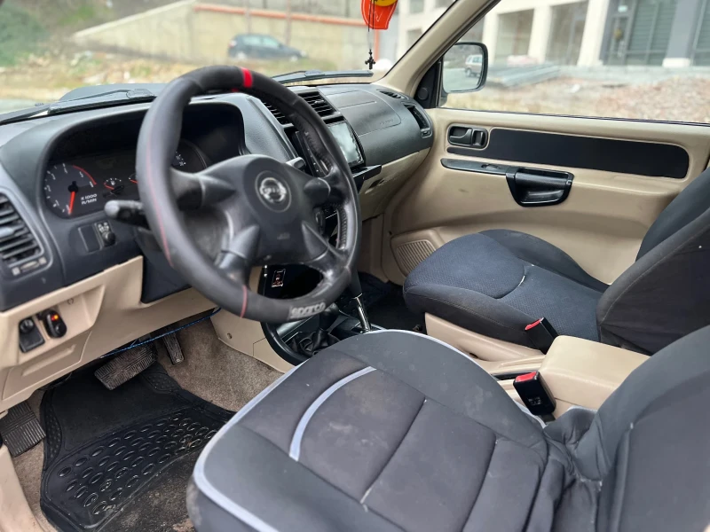 Nissan Terrano, снимка 12 - Автомобили и джипове - 52944697