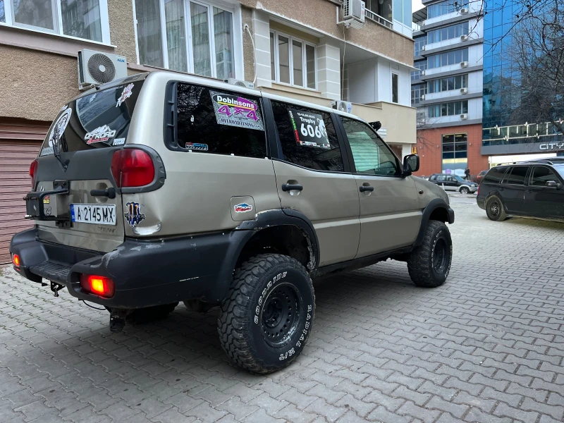 Nissan Terrano, снимка 8 - Автомобили и джипове - 52944697