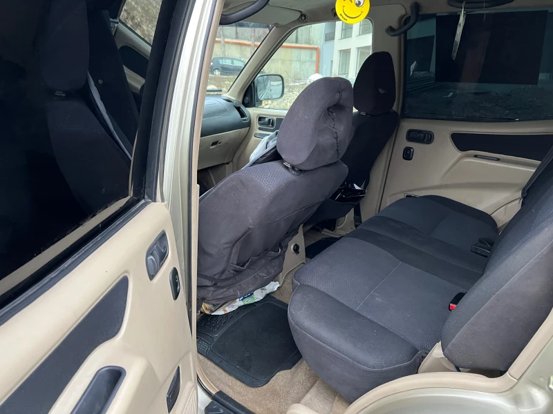 Nissan Terrano, снимка 11 - Автомобили и джипове - 52944697