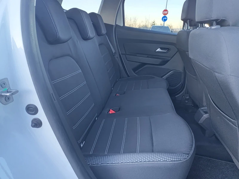 Dacia Duster 1.3 Tce/150 к.с. / 4x4 /Prestige, снимка 17 - Автомобили и джипове - 53075533