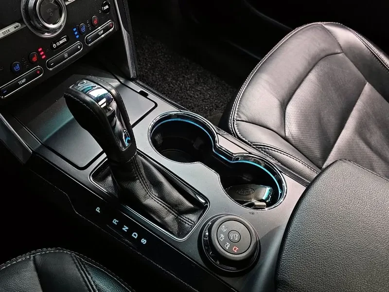 Ford Explorer 2.3 AWD, снимка 9 - Автомобили и джипове - 54351930