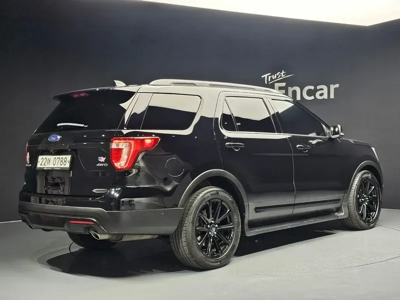 Ford Explorer 2.3 AWD, снимка 2 - Автомобили и джипове - 54351930