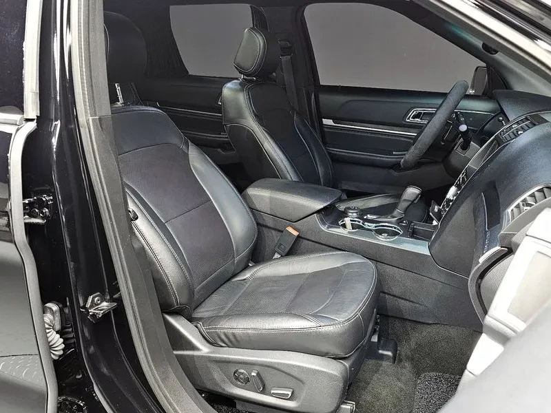 Ford Explorer 2.3 AWD, снимка 10 - Автомобили и джипове - 54351930