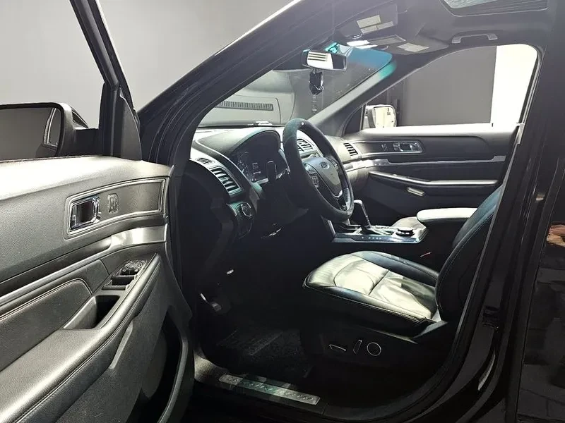 Ford Explorer 2.3 AWD, снимка 12 - Автомобили и джипове - 54351930