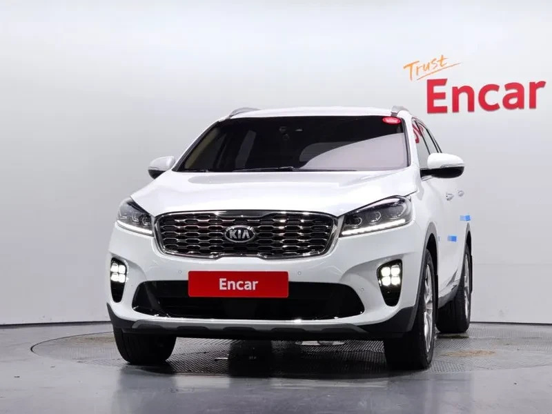 Kia Sorento 2.2 CRDI 4WD - САМО 30% АВАНС, снимка 3 - Автомобили и джипове - 56017288