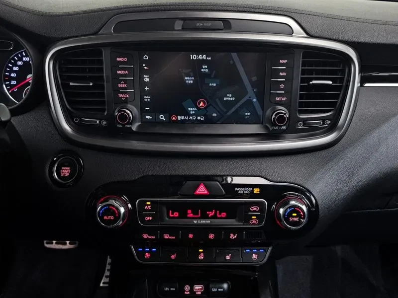 Kia Sorento 2.2 CRDI 4WD - САМО 30% АВАНС, снимка 13 - Автомобили и джипове - 56017288