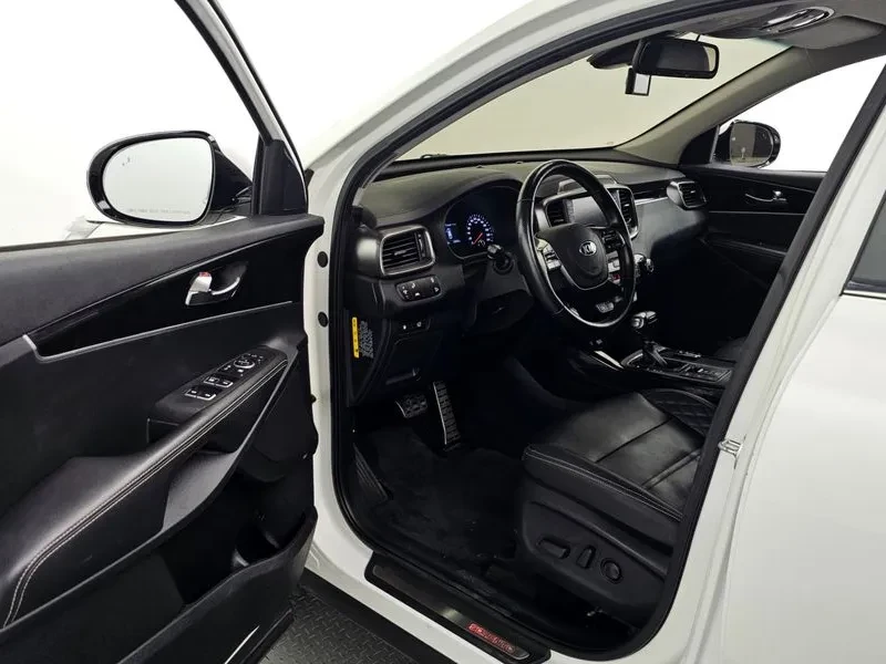 Kia Sorento 2.2 CRDI 4WD - САМО 30% АВАНС, снимка 10 - Автомобили и джипове - 56017288