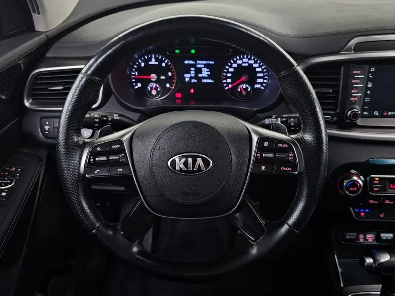 Kia Sorento 2.2 CRDI 4WD - САМО 30% АВАНС, снимка 14 - Автомобили и джипове - 56017288