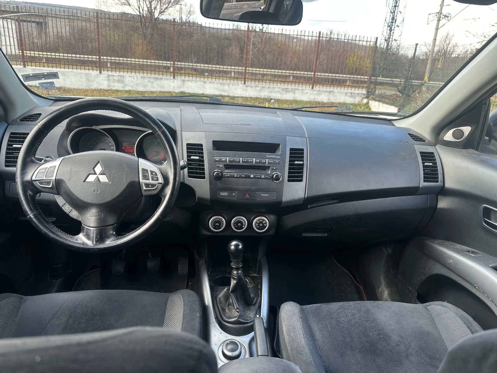 Mitsubishi Outlander 2.0TDI - изображение 8