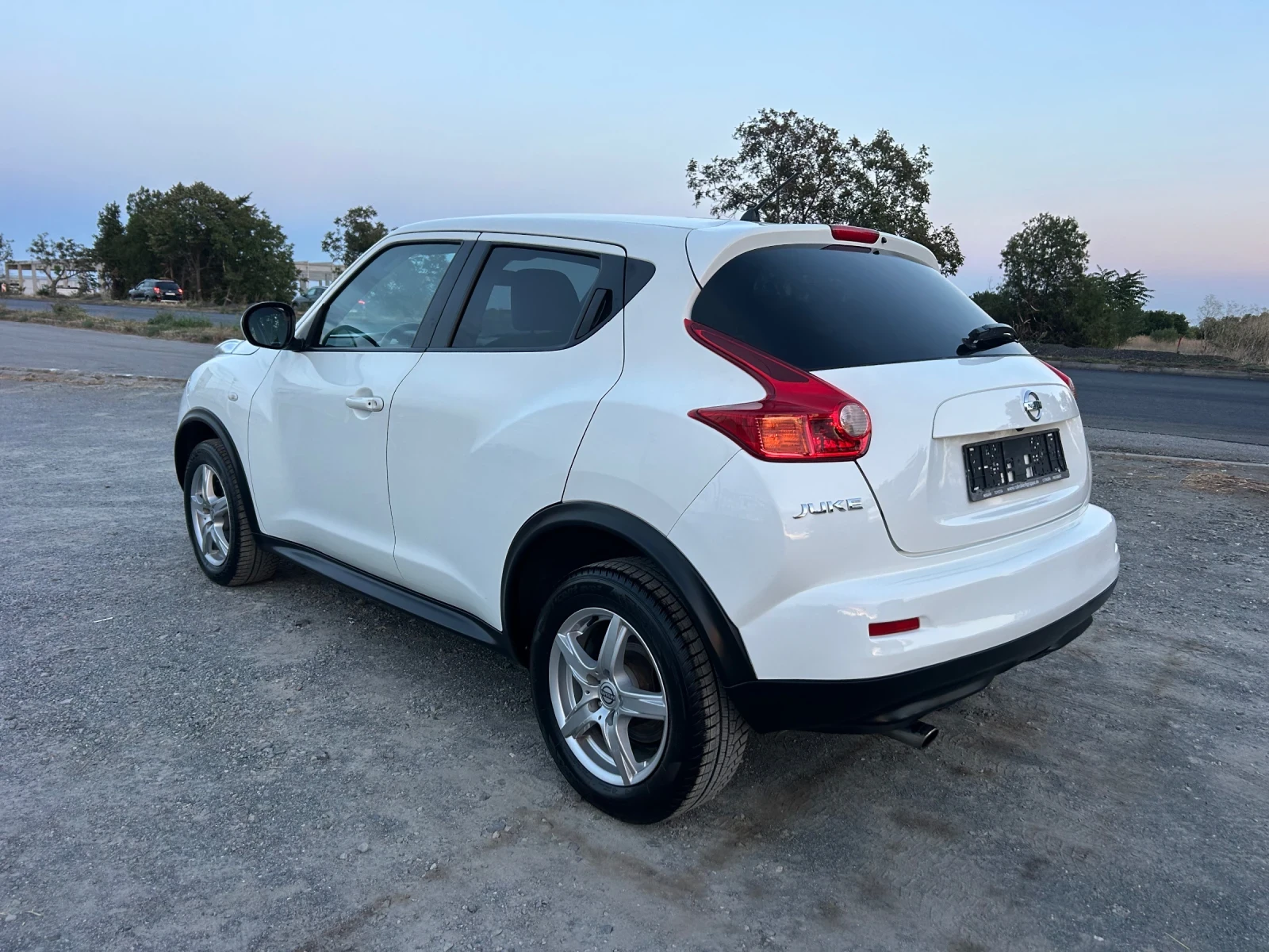 Nissan Juke TEKNA / БЕНЗИН / АВТОМАТИК / НАВИ / ЗАДНА КАМЕРА  - изображение 7