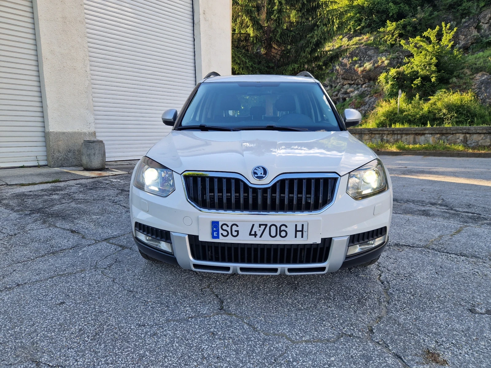 Skoda Yeti 2.0TDI DSG 4Motion, снимка 2 - Автомобили и джипове - 51819917
