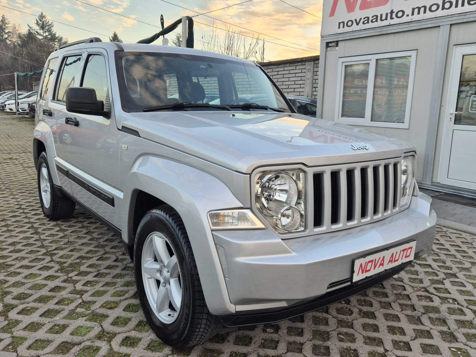 Jeep Cherokee 2.8CRDI-4X4 | Mobile.bg � ����������� 5