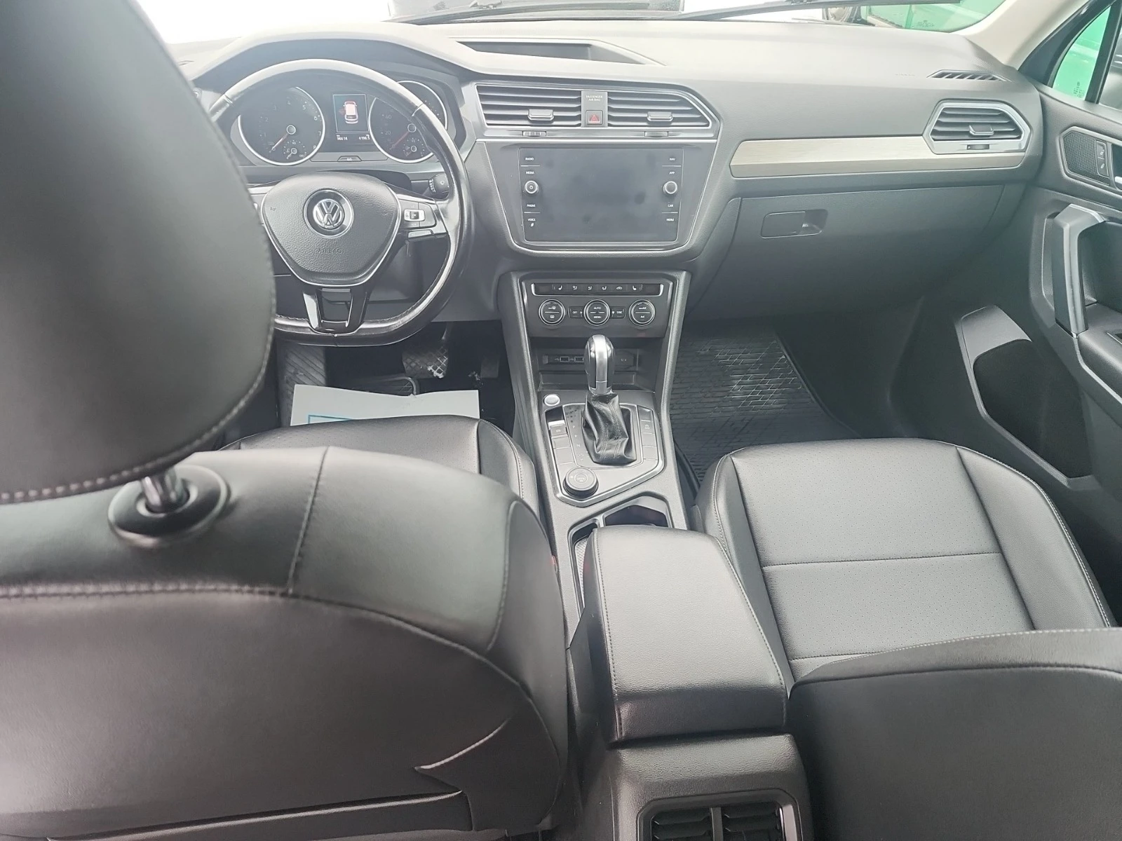 VW Tiguan * Автокредит* * Пълна сервизна история*  - изображение 5