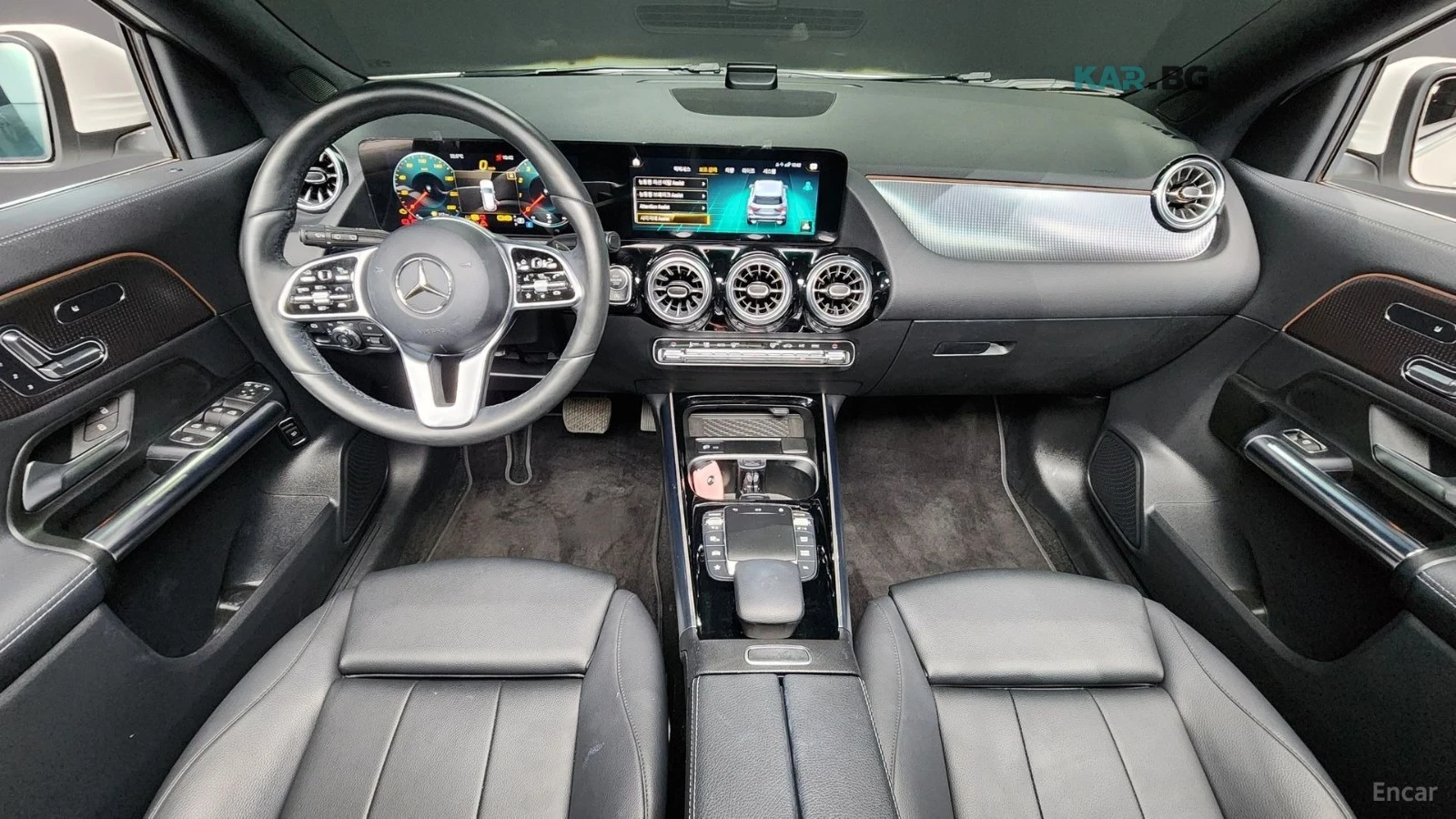 Mercedes-Benz GLA 220 * КОЖА* ПОДГРЕВ* NAVI* LED* ПАНОРАМА* , снимка 7 - Автомобили и джипове - 54732703