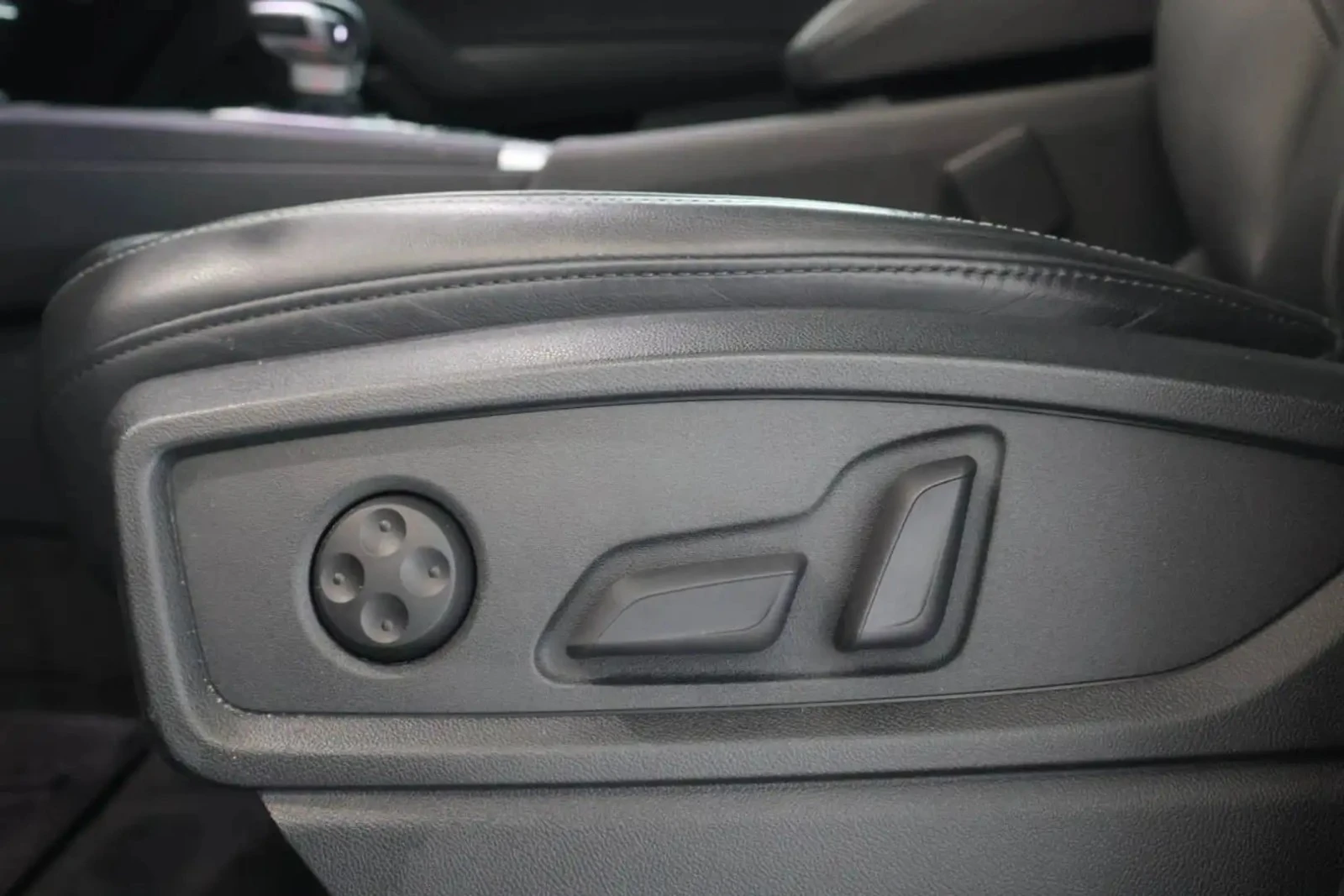 Audi Q5 QUATTRO* PROGRESSIV* ДИГ ТАБЛО* PANO, снимка 11 - Автомобили и джипове - 55380647