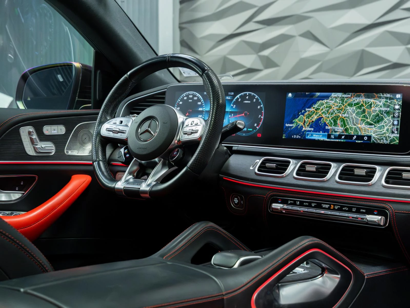 Mercedes-Benz GLE 53 4MATIC COUPE* BURMESTER* 360CAM* ОБДУХВ* PANO* AIRMATIC* , снимка 10 - Автомобили и джипове - 55471080