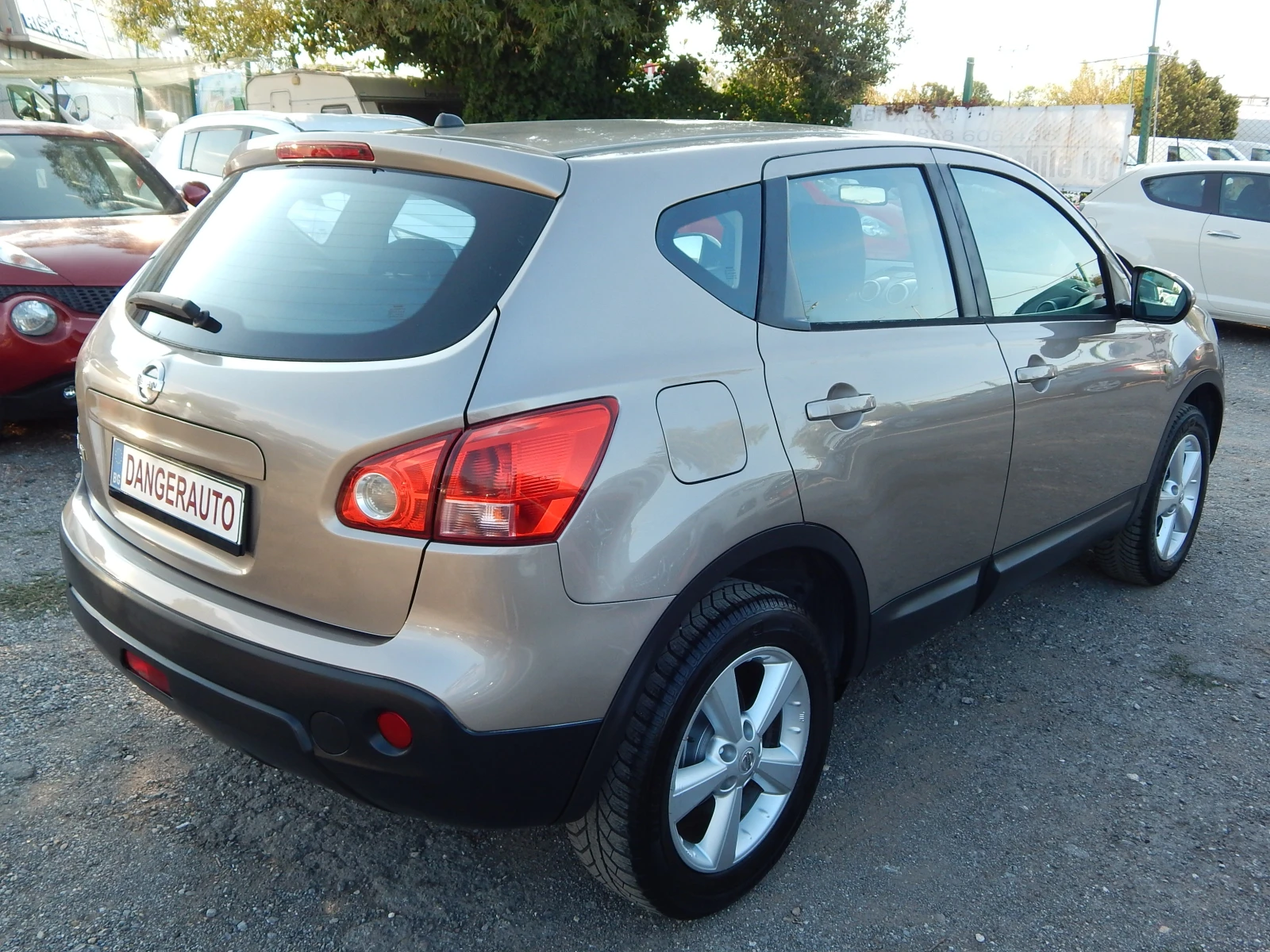 Nissan Qashqai 1.6i* ОТЛИЧЕН* , снимка 4 - Автомобили и джипове - 55976513